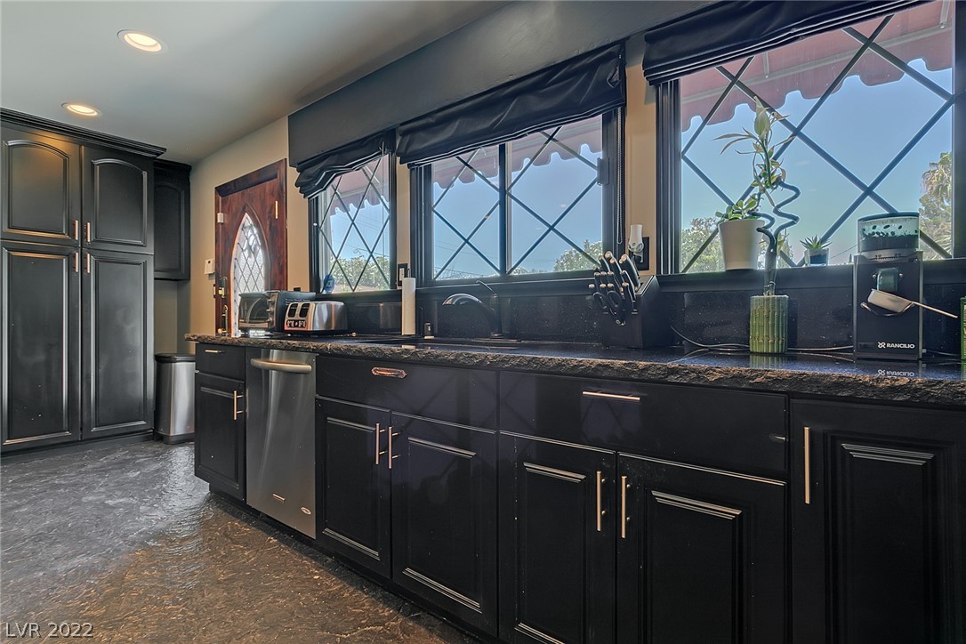 500 Rancho Circle Las Vegas, NV 89107 - Photo 5 of 9