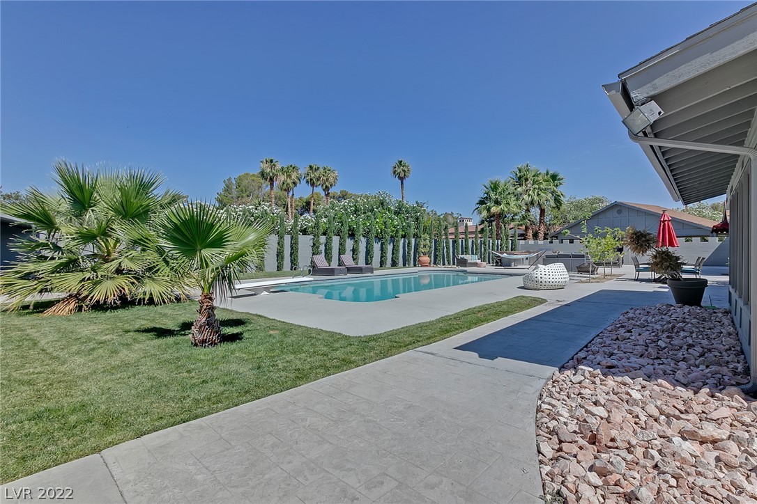500 Rancho Circle Las Vegas, NV 89107 - Photo 6 of 9