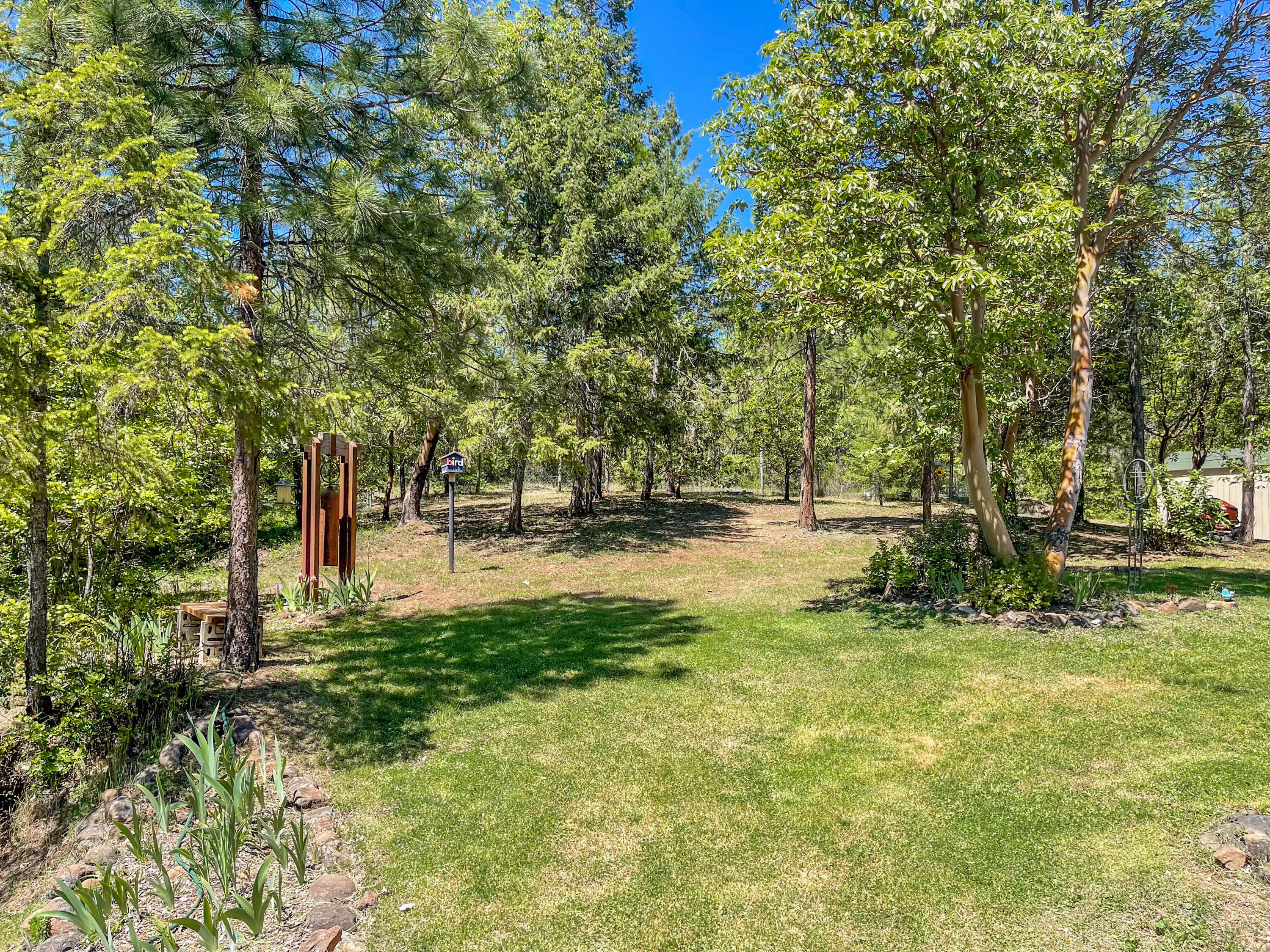 2080 Swingle Road Trail, OR 97541 - Photo 44 of 52 Park like grounds.