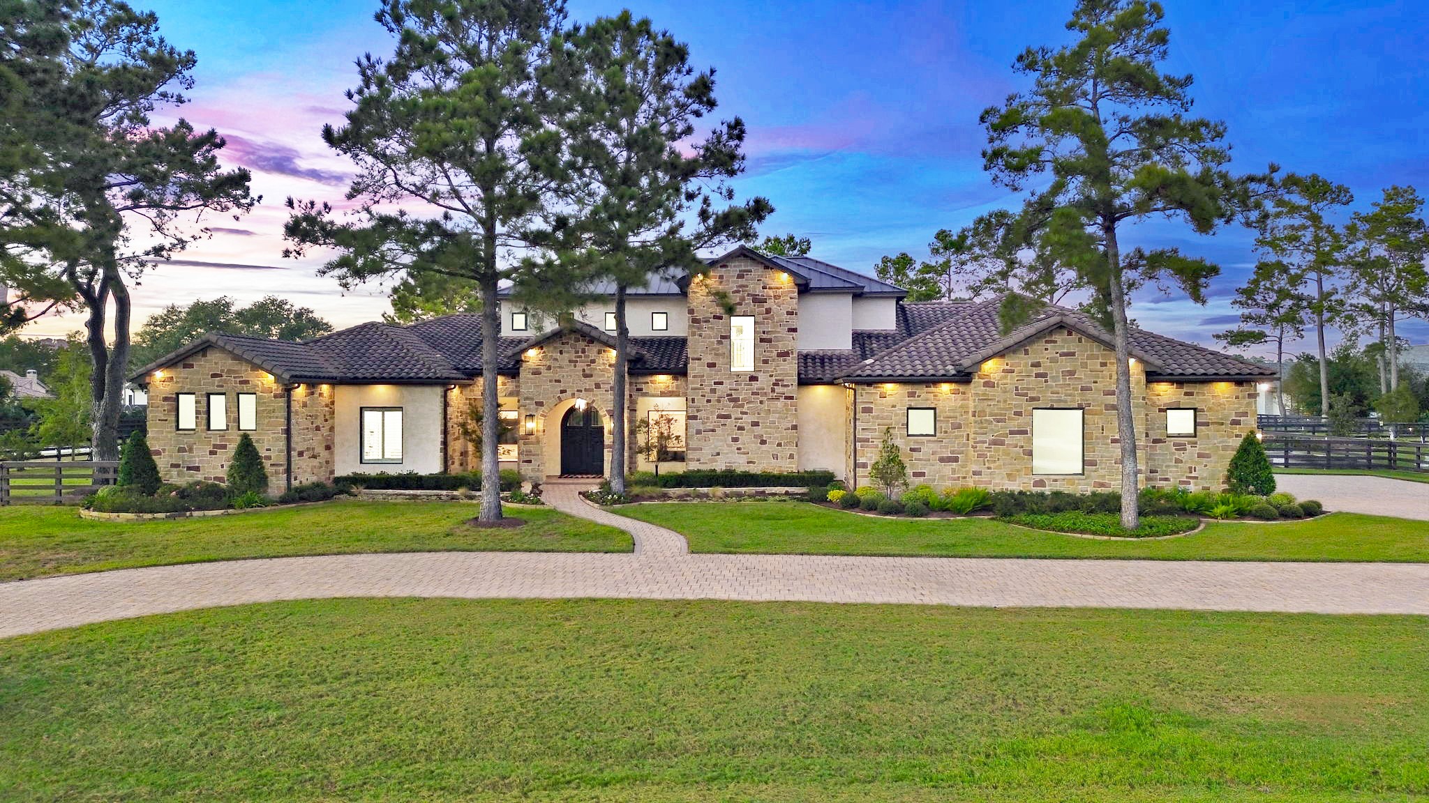 15 Royal King Road Tomball, TX 77377 - Photo 1 of 50
