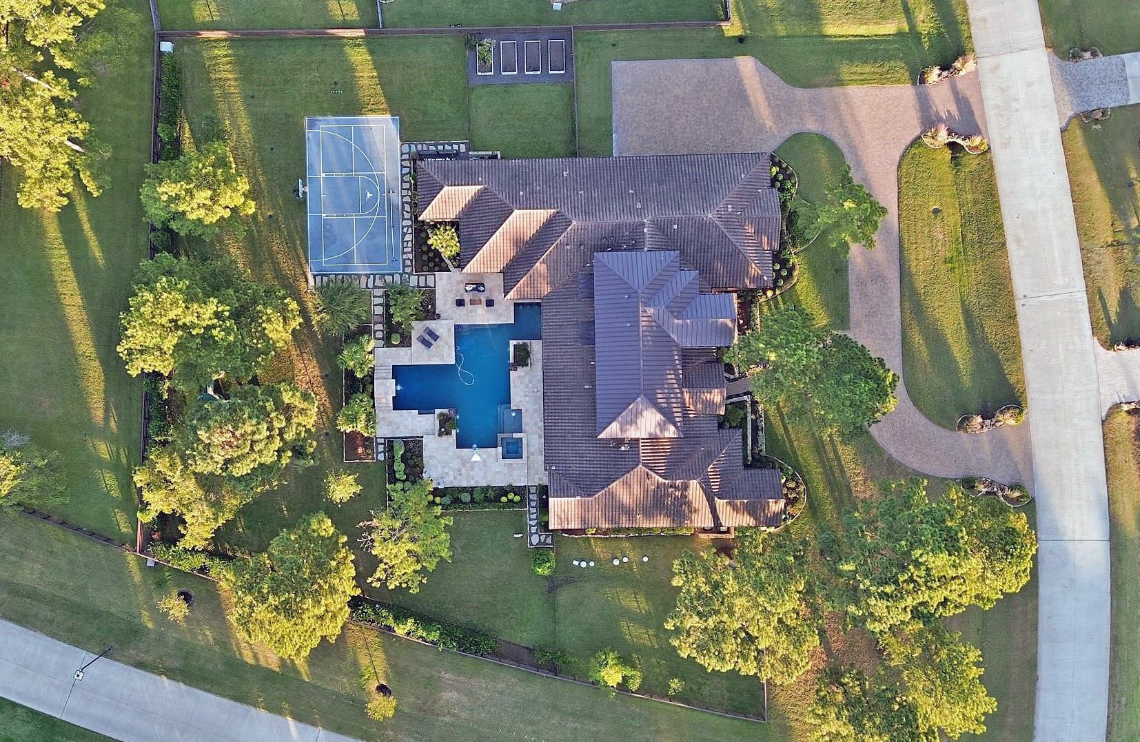 15 Royal King Road Tomball, TX 77377 - Photo 3 of 50