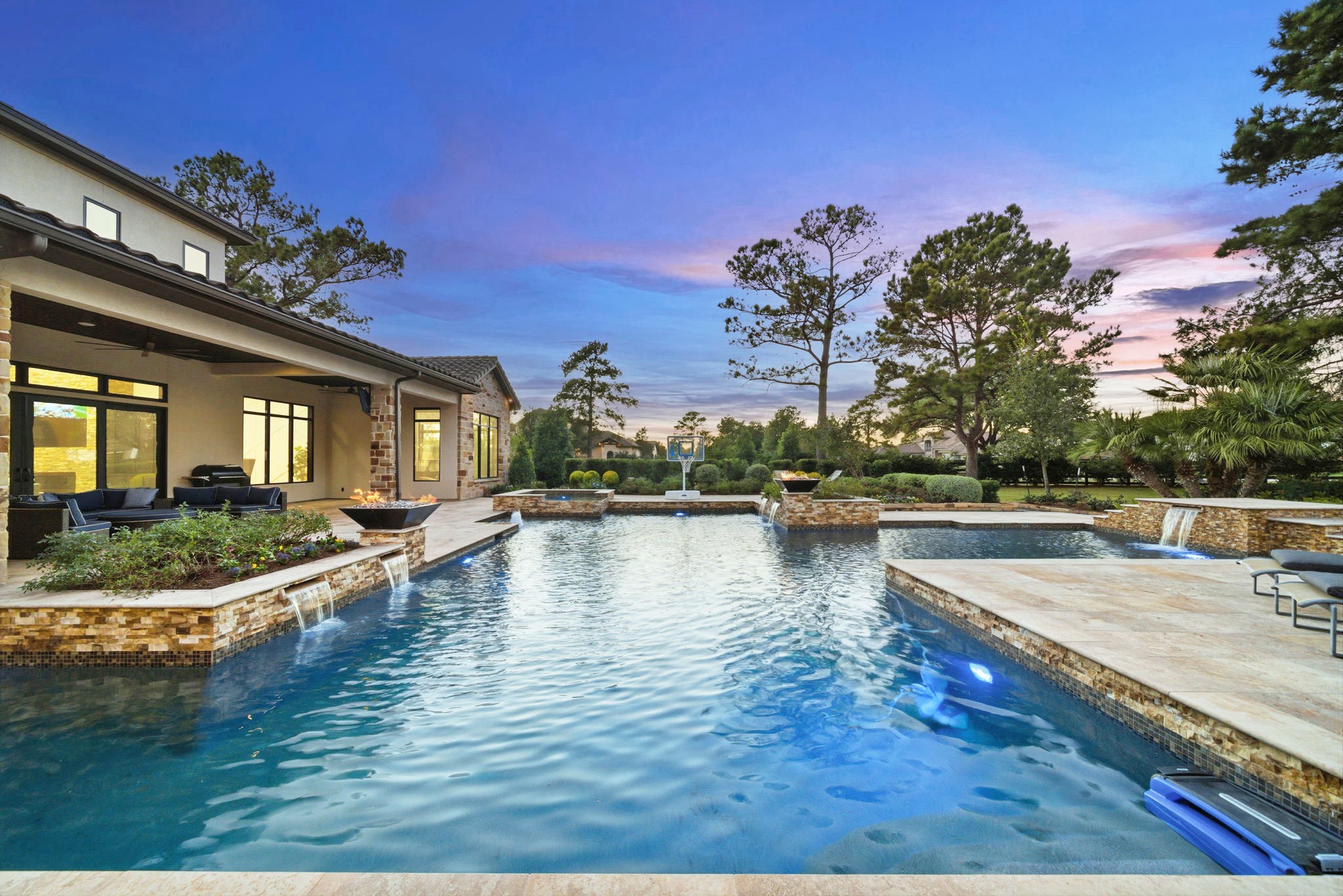 15 Royal King Road Tomball, TX 77377 - Photo 40 of 50 a view of a house with swimming pool and sitting area