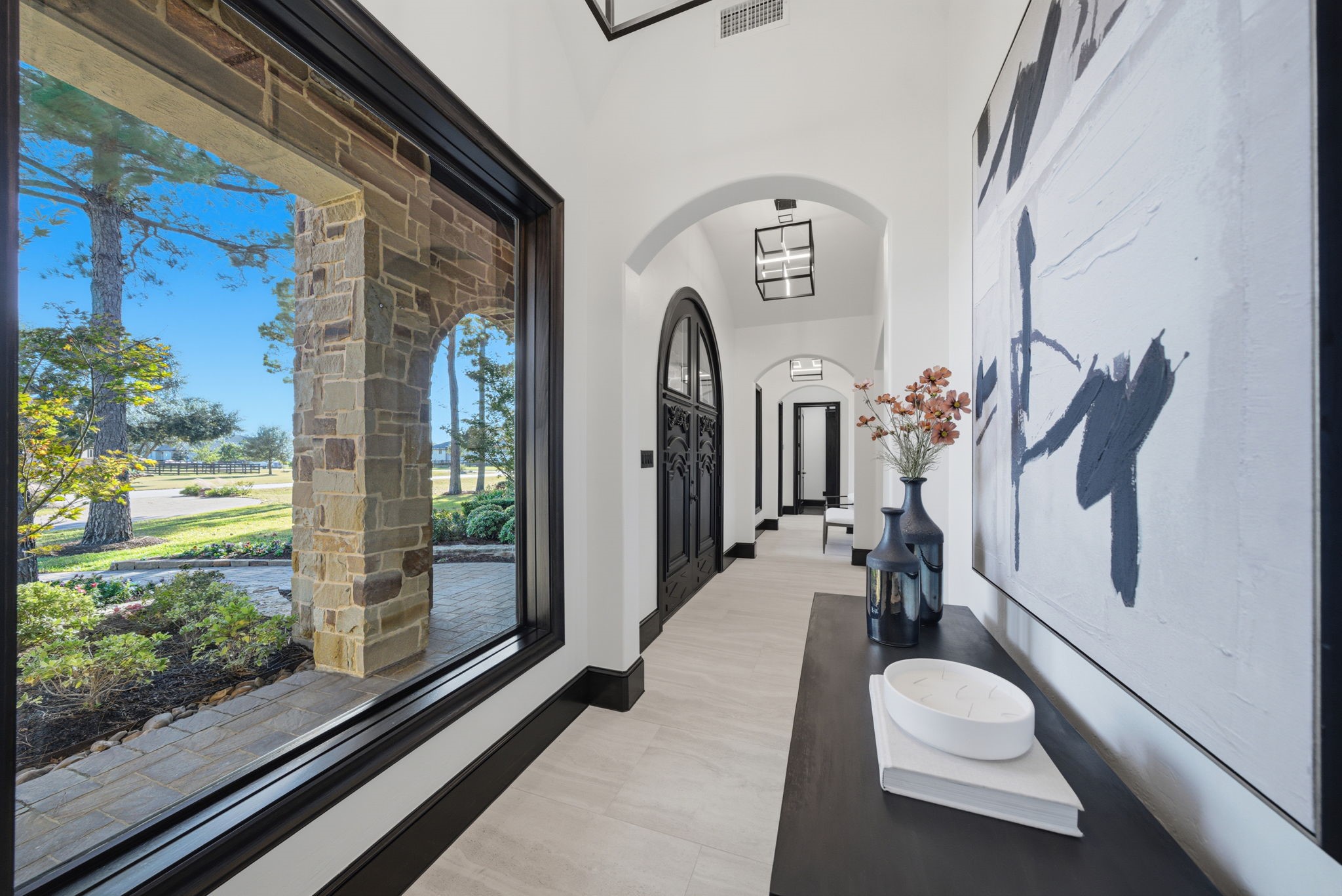 15 Royal King Road Tomball, TX 77377 - Photo 6 of 50 a living room with furniture