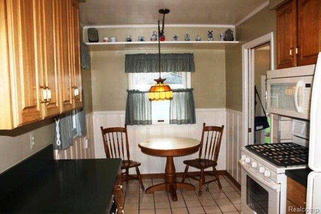 1811 Newcastle Road Grosse Pointe, MI 48236 - Photo 5 of 11 1811NC3a