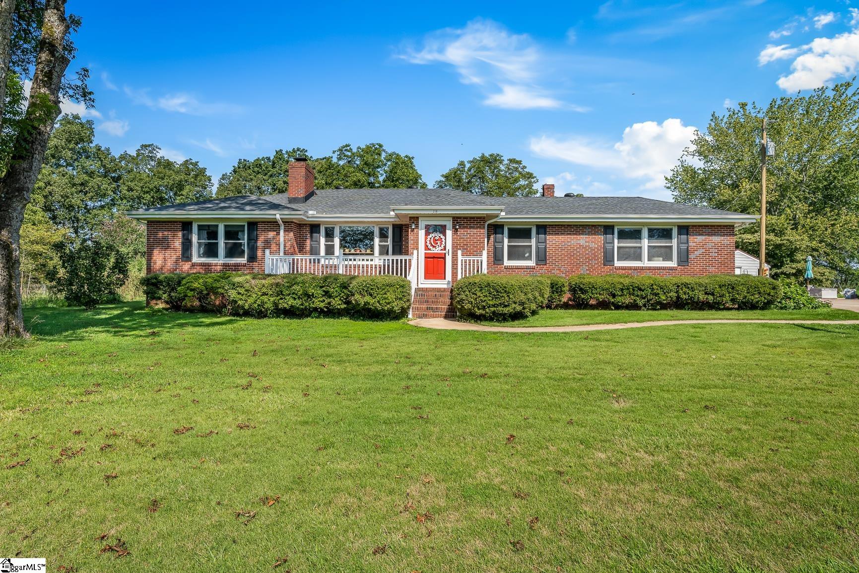 210 Motor Boat Club Road Greenville, SC 29611 - Photo 2 of 35