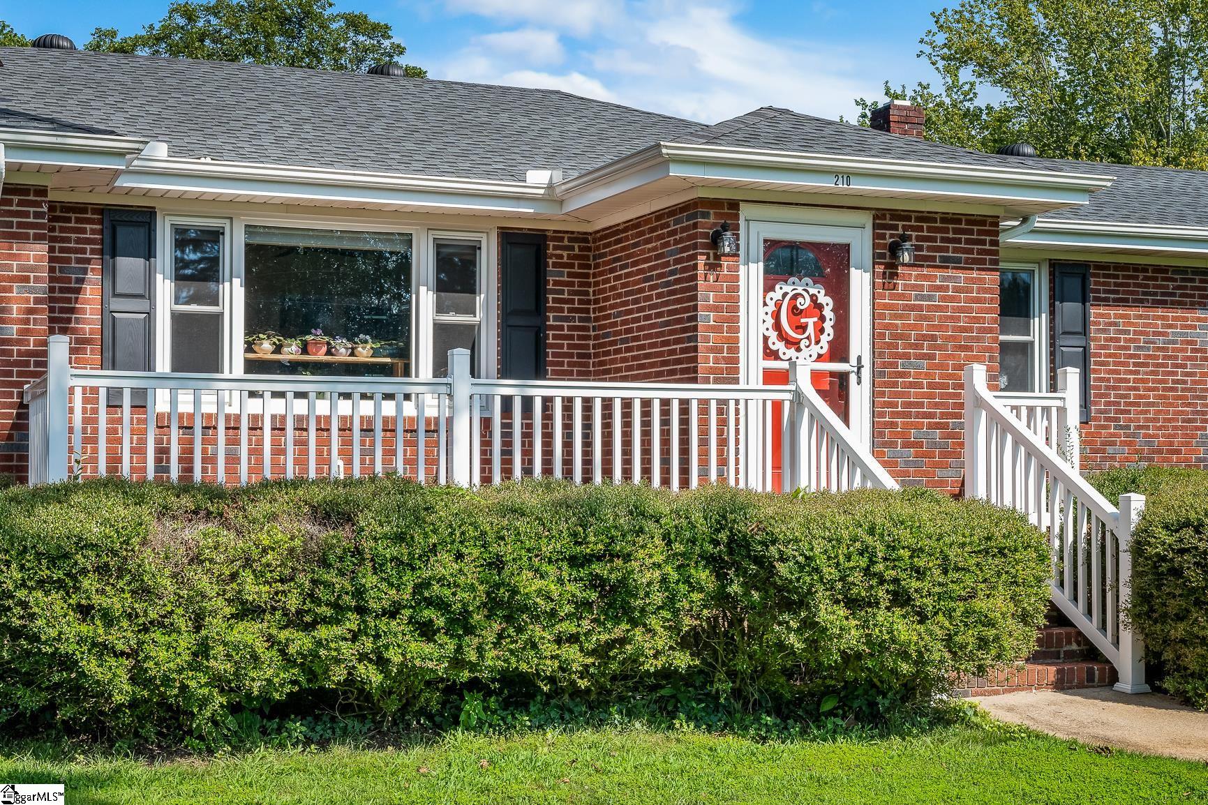 210 Motor Boat Club Road Greenville, SC 29611 - Photo 3 of 35