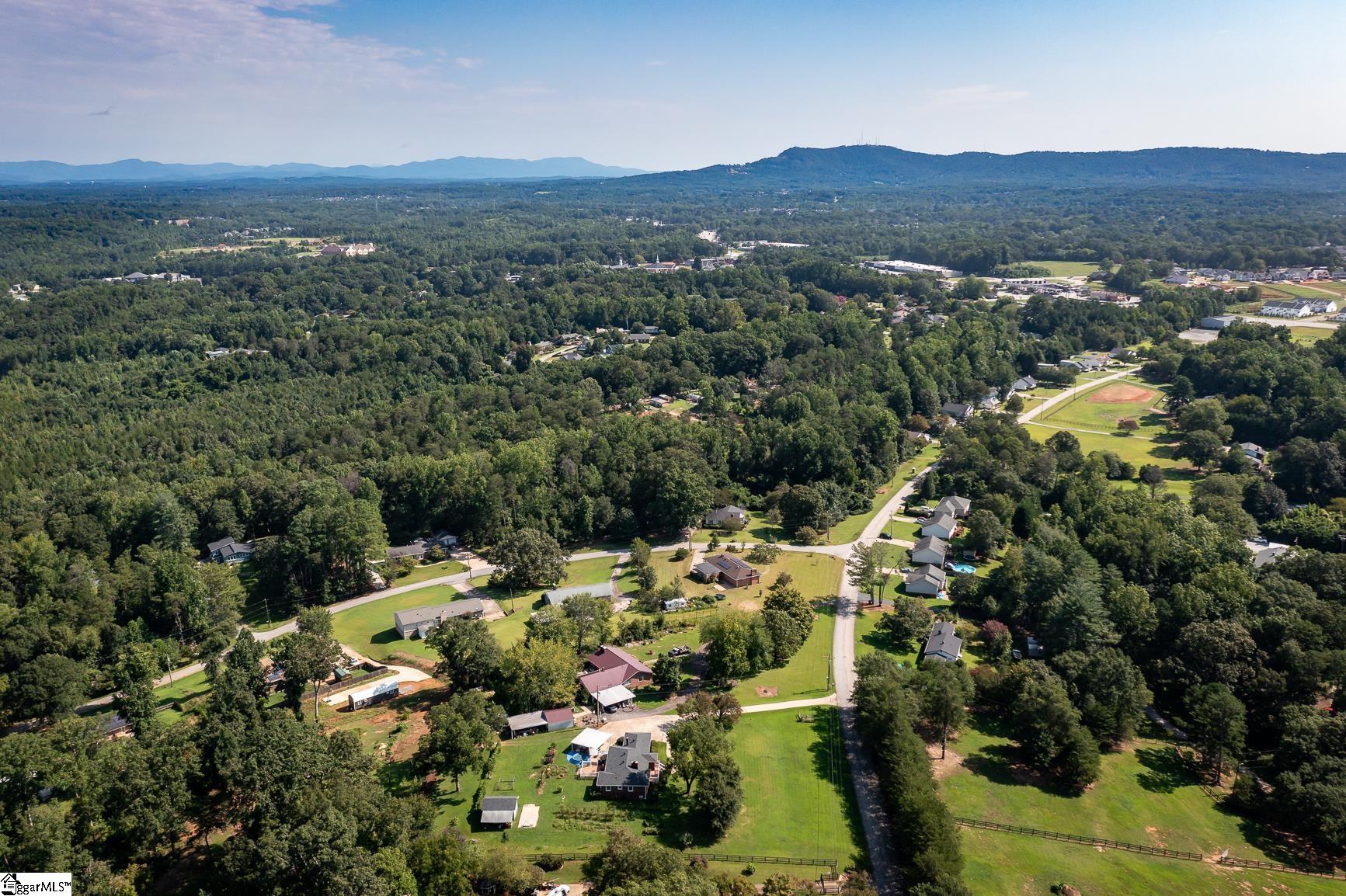 210 Motor Boat Club Road Greenville, SC 29611 - Photo 33 of 35