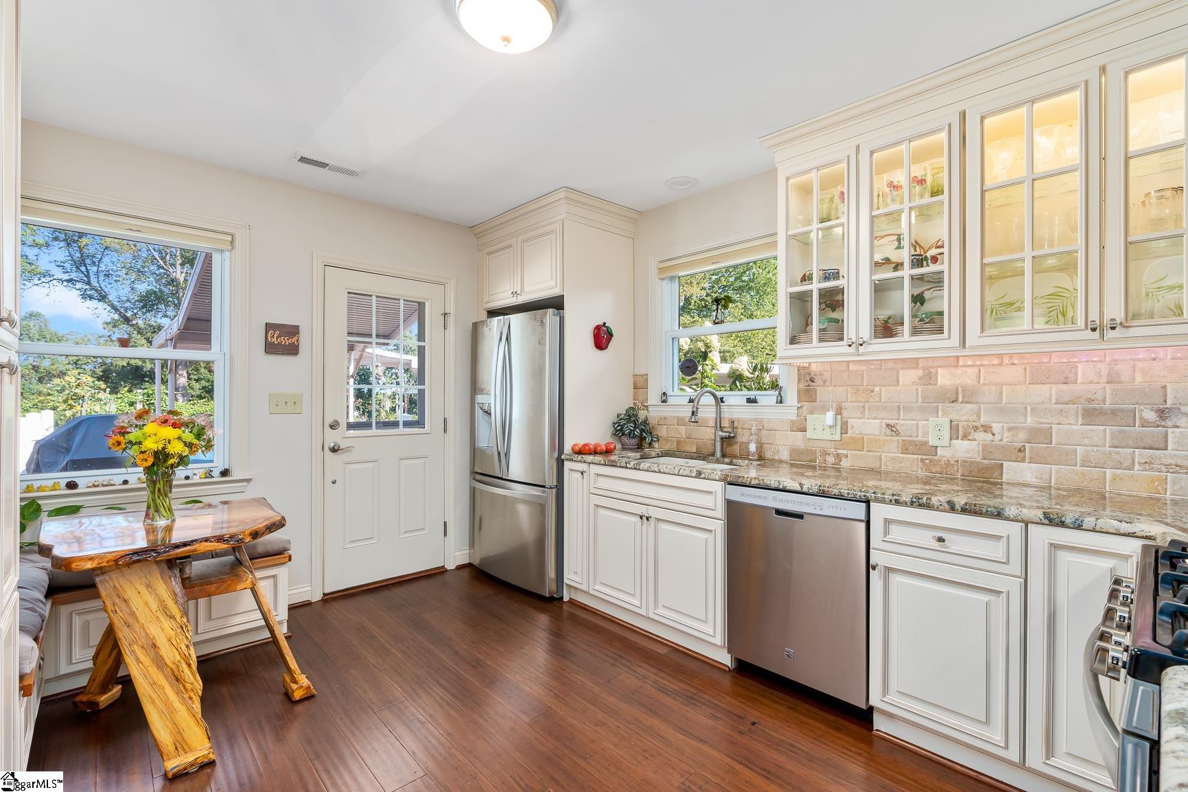 210 Motor Boat Club Road Greenville, SC 29611 - Photo 6 of 35