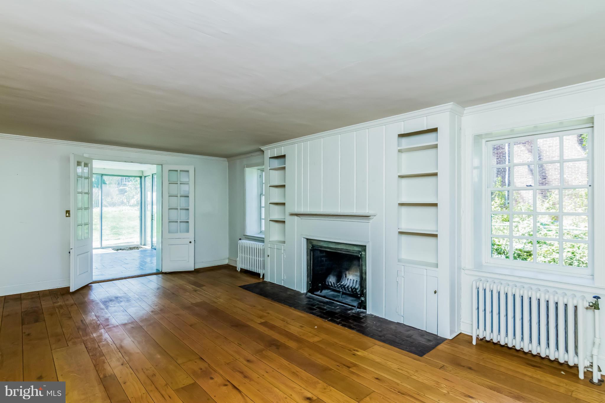 107 Goodale Road Baltimore, MD 21212 - Photo 3 of 30 Living Room