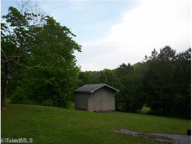 3906 Earnhardt Road Asheboro, NC 27205 - Photo 3 of 10 Storage.