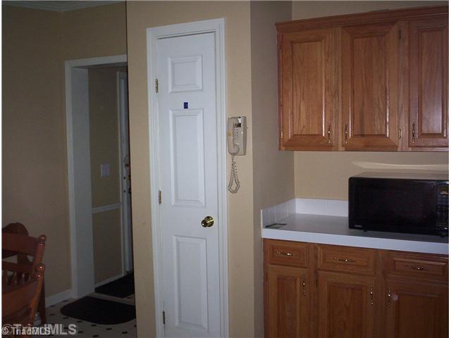 3906 Earnhardt Road Asheboro, NC 27205 - Photo 7 of 10 Kitchen. Pantry