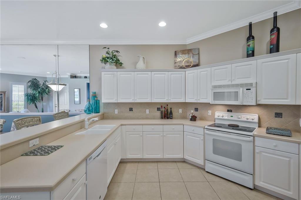 12732 Fox Ridge Drive Bonita Springs, FL 34135 - Photo 6 of 34