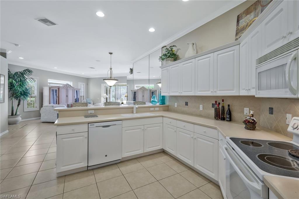 12732 Fox Ridge Drive Bonita Springs, FL 34135 - Photo 7 of 34