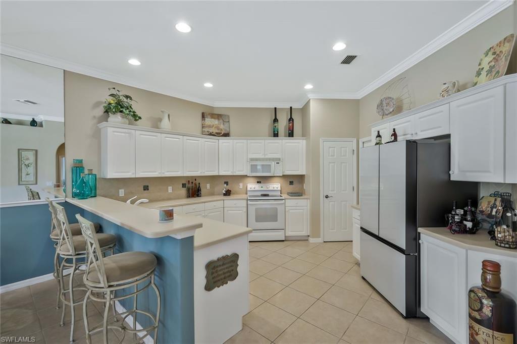 12732 Fox Ridge Drive Bonita Springs, FL 34135 - Photo 9 of 34