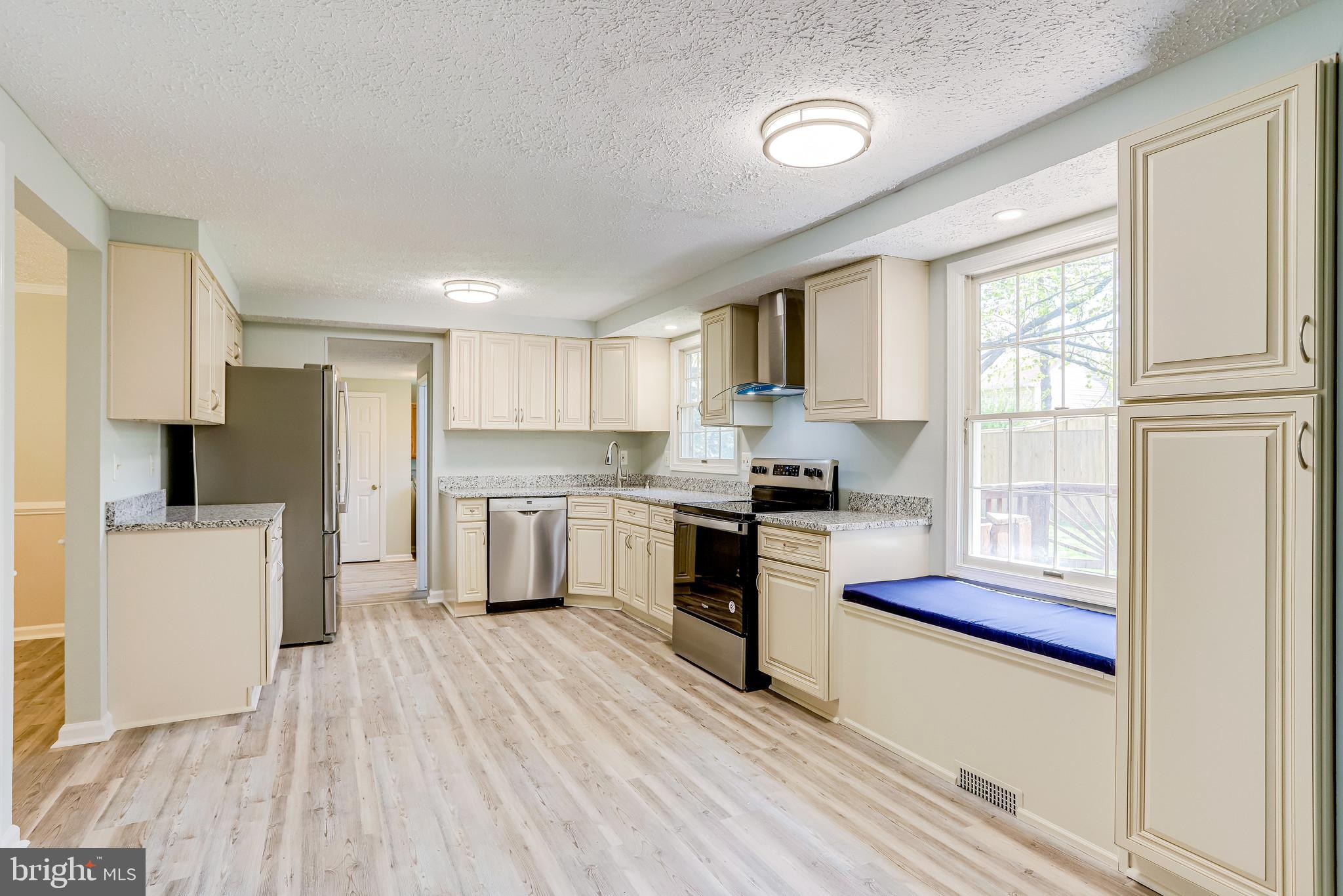 12307 Streamvale Circle Herndon, VA 20170 - Photo 20 of 78 Kitchen