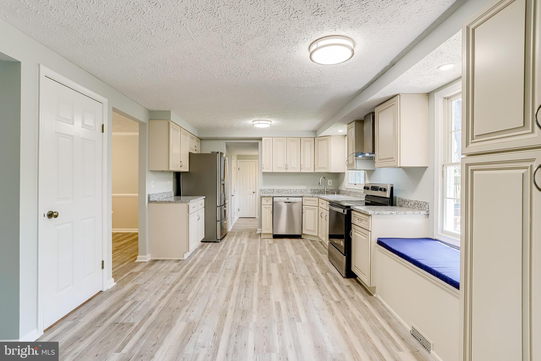 12307 Streamvale Circle Herndon, VA 20170 - Photo 21 of 78 Brand New Cooking Range and Range Hood