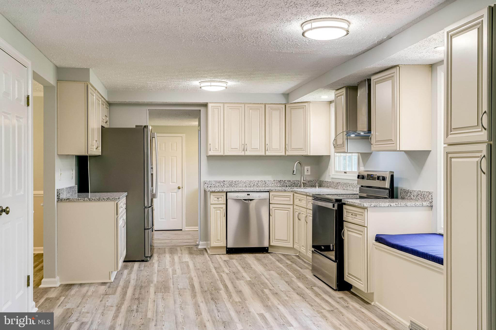 12307 Streamvale Circle Herndon, VA 20170 - Photo 28 of 78 Kitchen