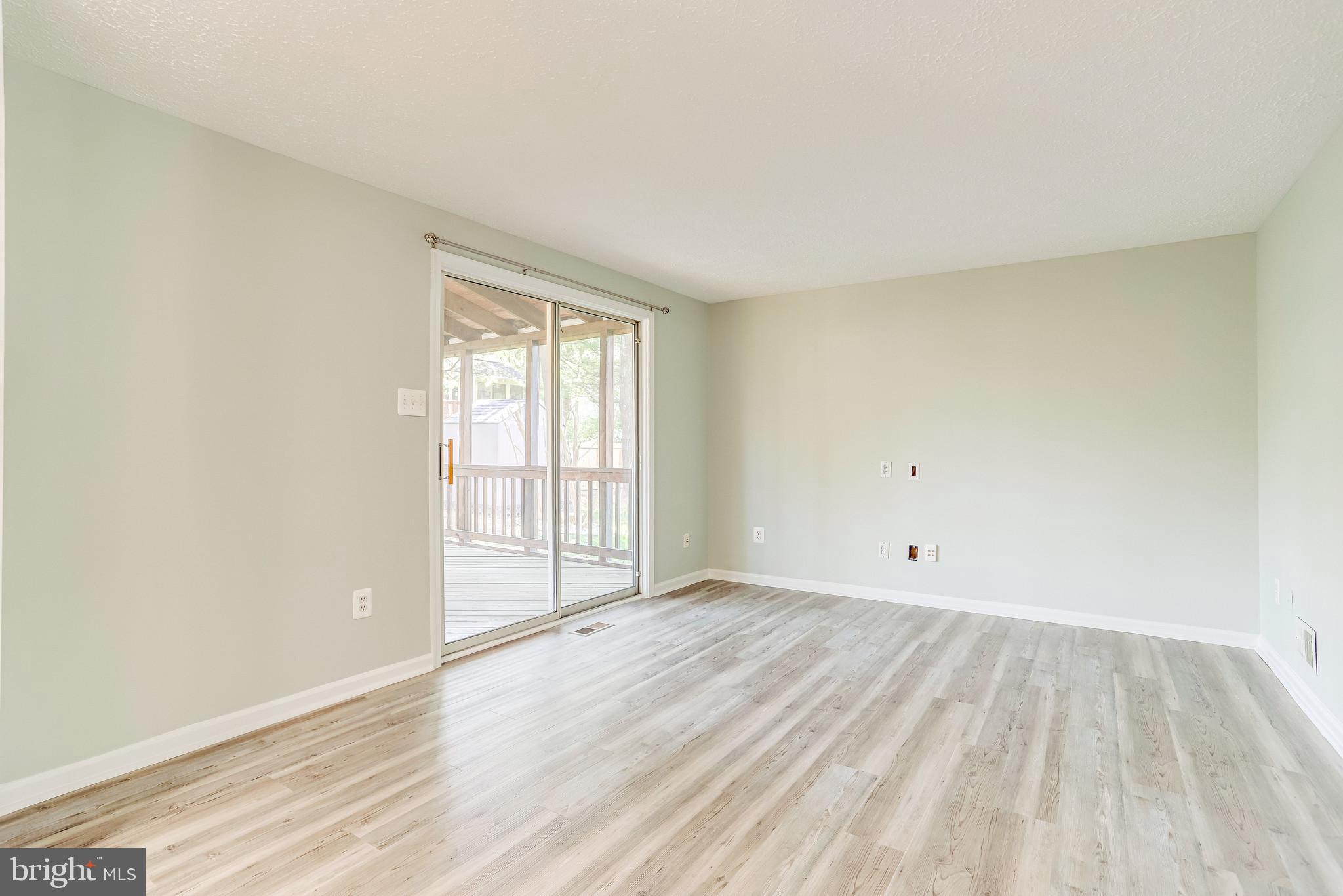 12307 Streamvale Circle Herndon, VA 20170 - Photo 29 of 78 Family room - Outside access