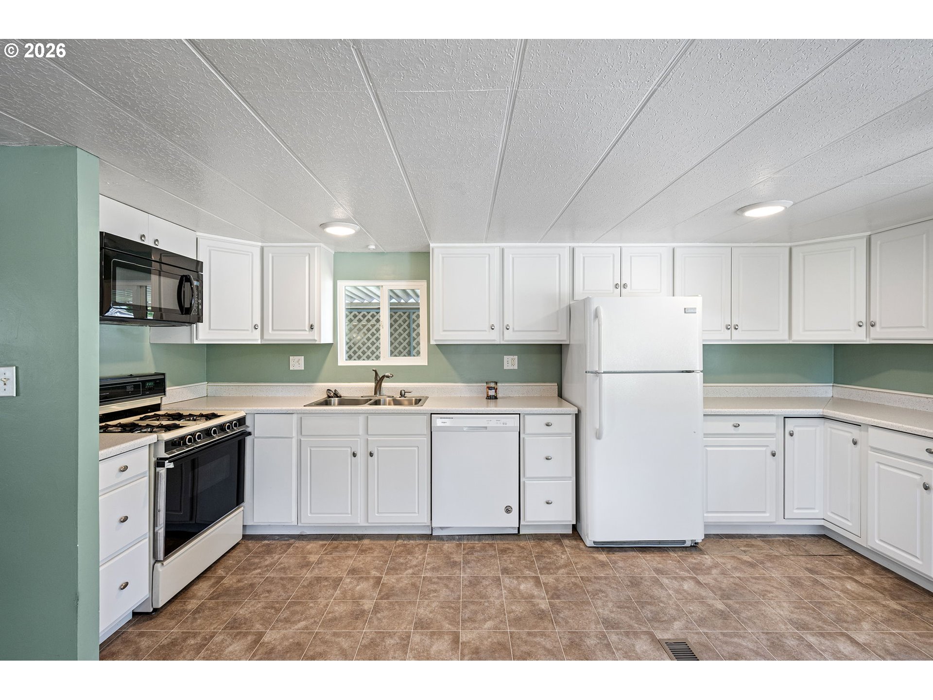 34956 Seavey Loop Road, Unit 73 Eugene, OR 97405 - Photo 5 of 33