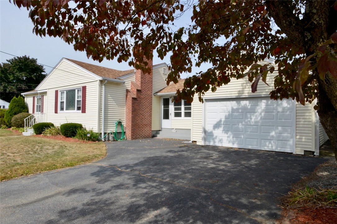 3 Ruth Street Johnston, RI 02919 - Photo 4 of 42
