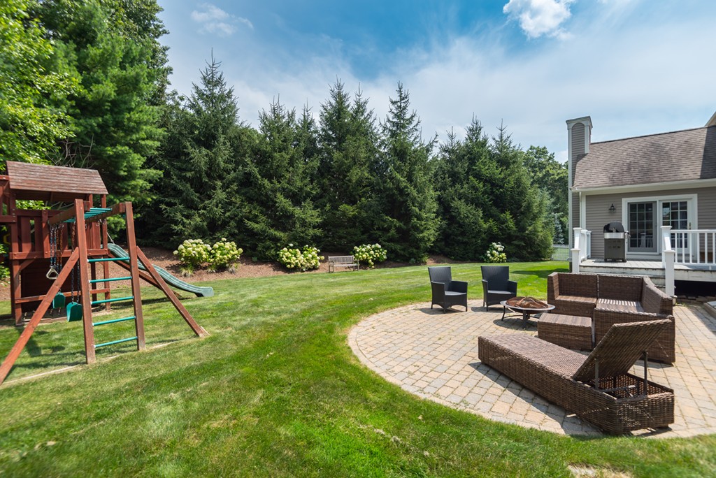 105 Thistle Road North Andover, MA 01845 - Photo 29 of 30 Gallery Image 29