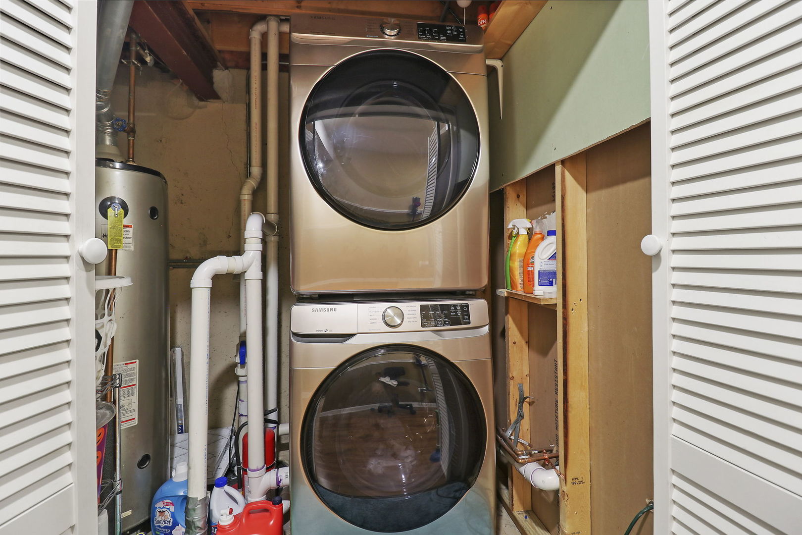 5511 Windgate Way Lake In The Hills, IL 60156 - Photo 25 of 30 a utility room with dryer and washer