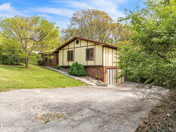 $209,900 | 2137 Highview Drive, Morristown, TN 37813