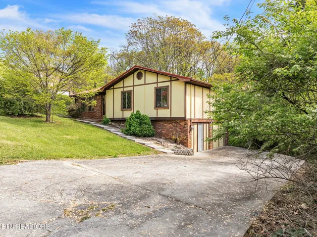 $207,900 | 2137 Highview Drive, Morristown, TN 37813