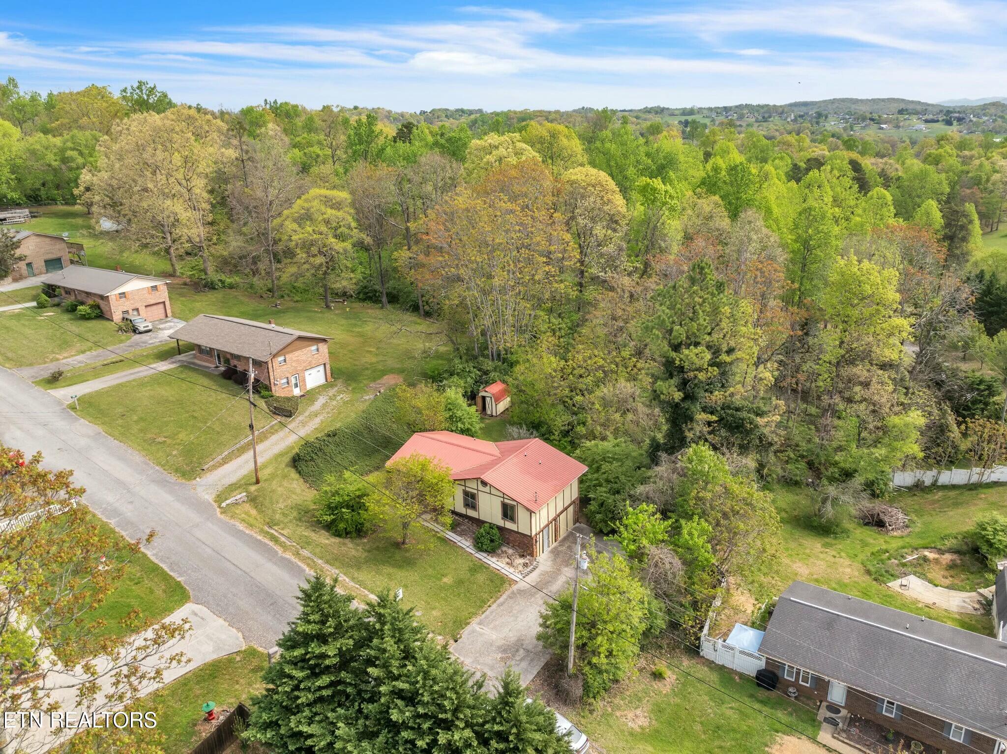 2137 Highview Drive Morristown, TN 37813 - Photo 3 of 15 tempImagegKJD3t