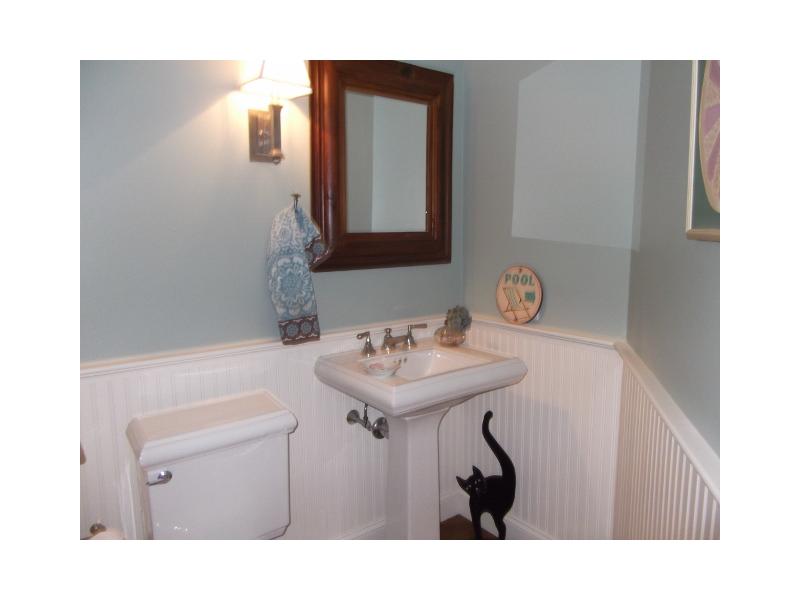 5 Poppasquash Road, Unit 5 Bristol, RI 02809 - Photo 7 of 15 Bathroom.
