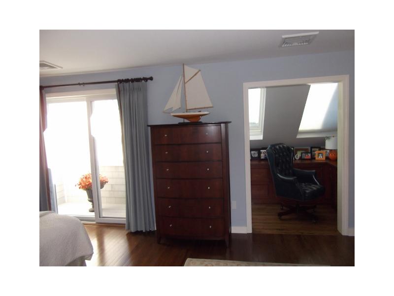 5 Poppasquash Road, Unit 5 Bristol, RI 02809 - Photo 8 of 15 Master Bedroom.