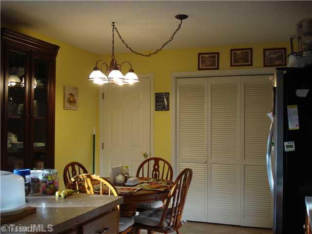 2910 Rockcrusher Road Lexington, NC 27292 - Photo 4 of 13 Kitchen.