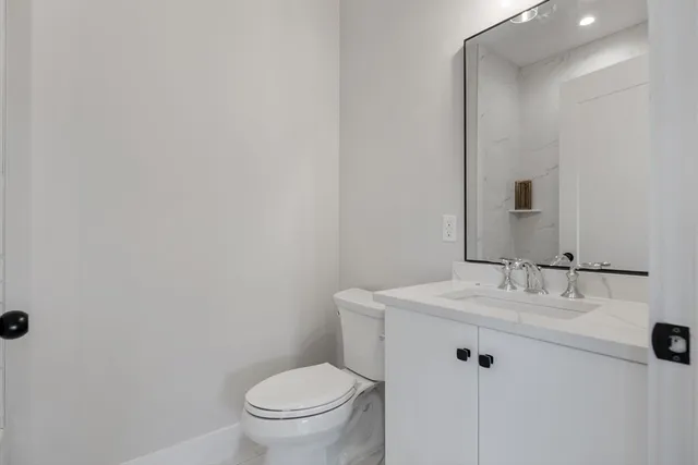 $2,500 | 186 Bedford Street, Unit 201, Lexington, MA 02420