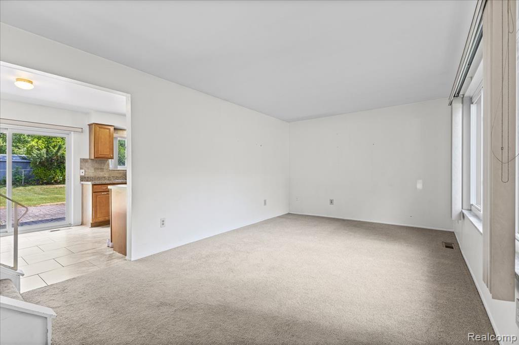 226 Ruppert Street Commerce Township, MI 48382 - Photo 11 of 27