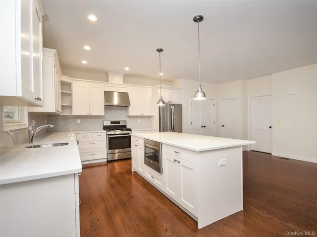 $5,900 | 30-rear Dunes Lane, Port Washington, NY 11050