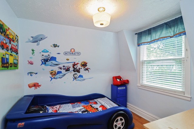 2138 Illinois Road Northbrook, IL 60062 - Photo 11 of 15 a front view of a livingroom with toys