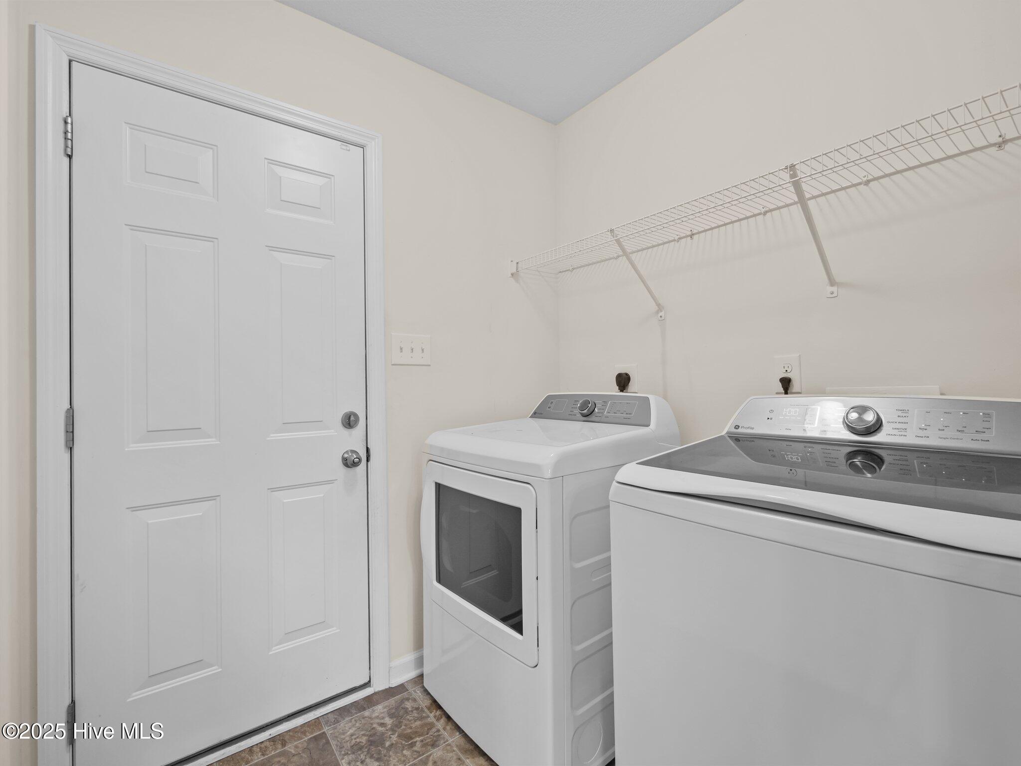 308 Springcreek Court Hubert, NC 28539 - Photo 18 of 50 Laundry Room