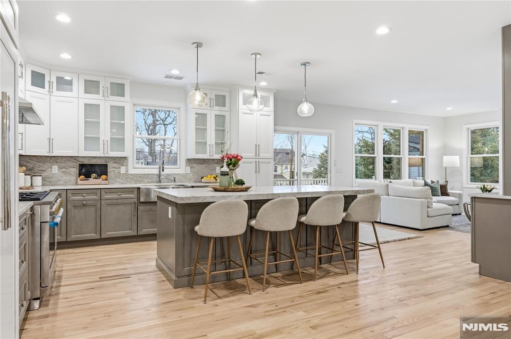 16 Stephen Street Montclair, NJ 07042 - Photo 4 of 47