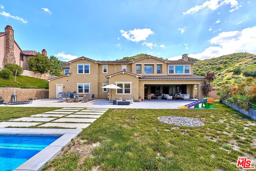 24950 Old Stone Way Stevenson Ranch, CA 91381 - Photo 8 of 59
