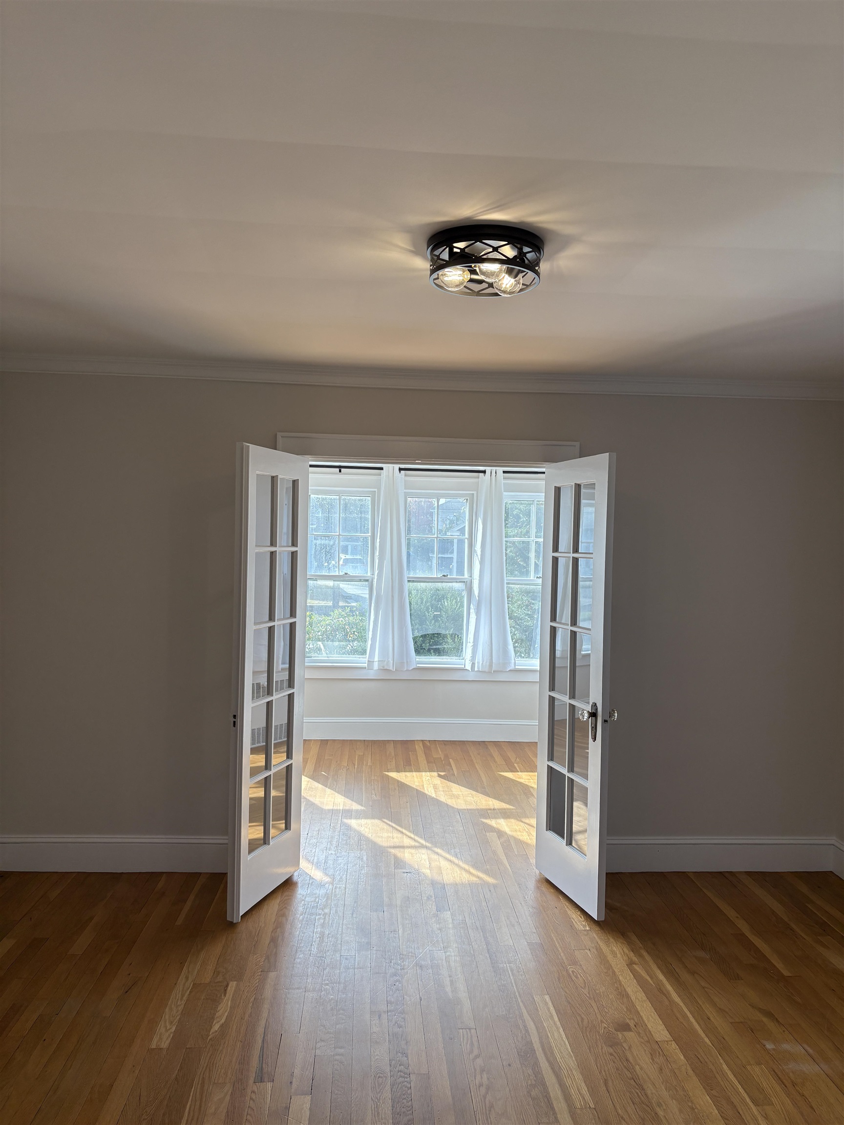 81 Allds Street Nashua, NH 03060 - Photo 12 of 34