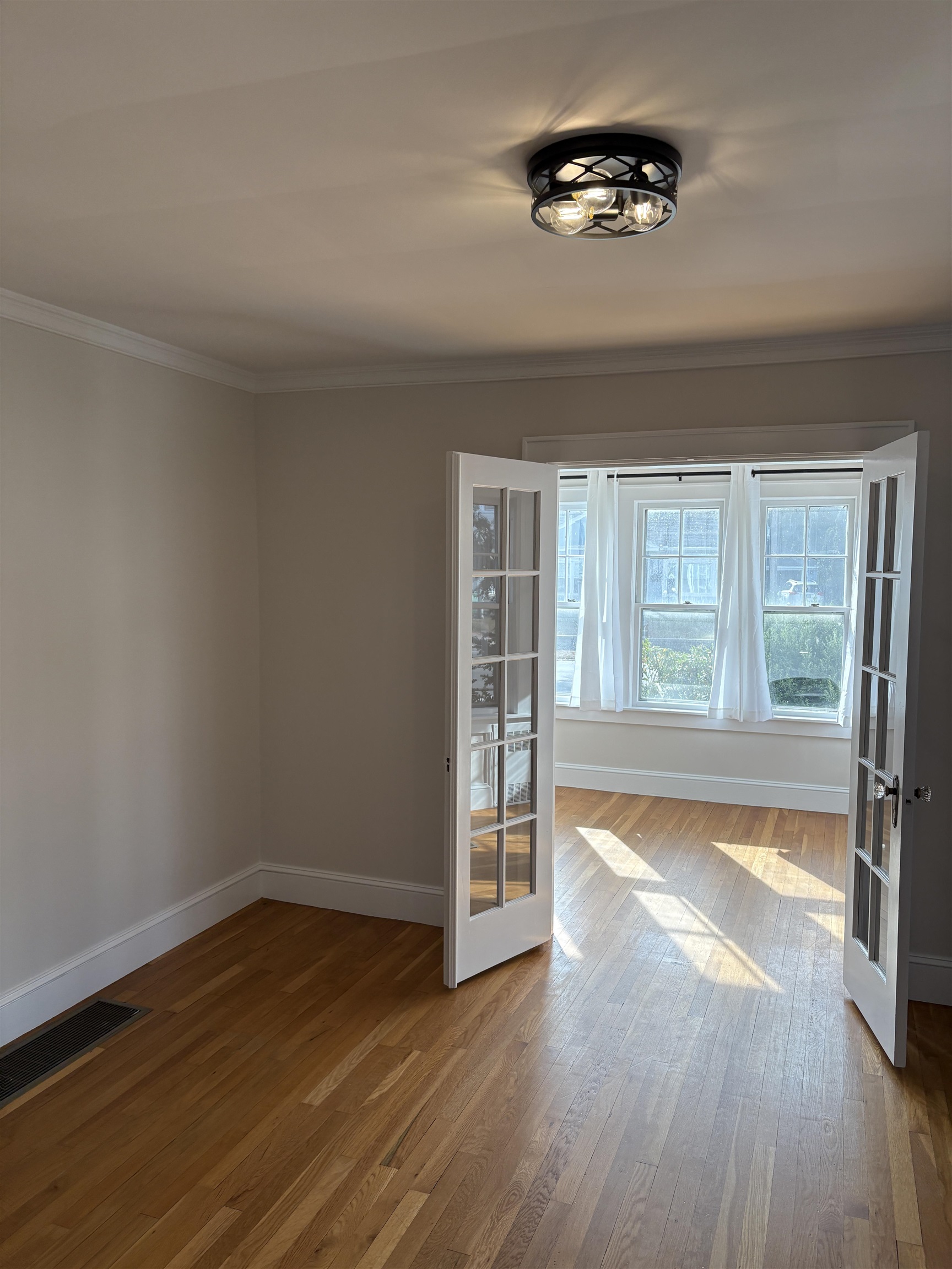 81 Allds Street Nashua, NH 03060 - Photo 13 of 34