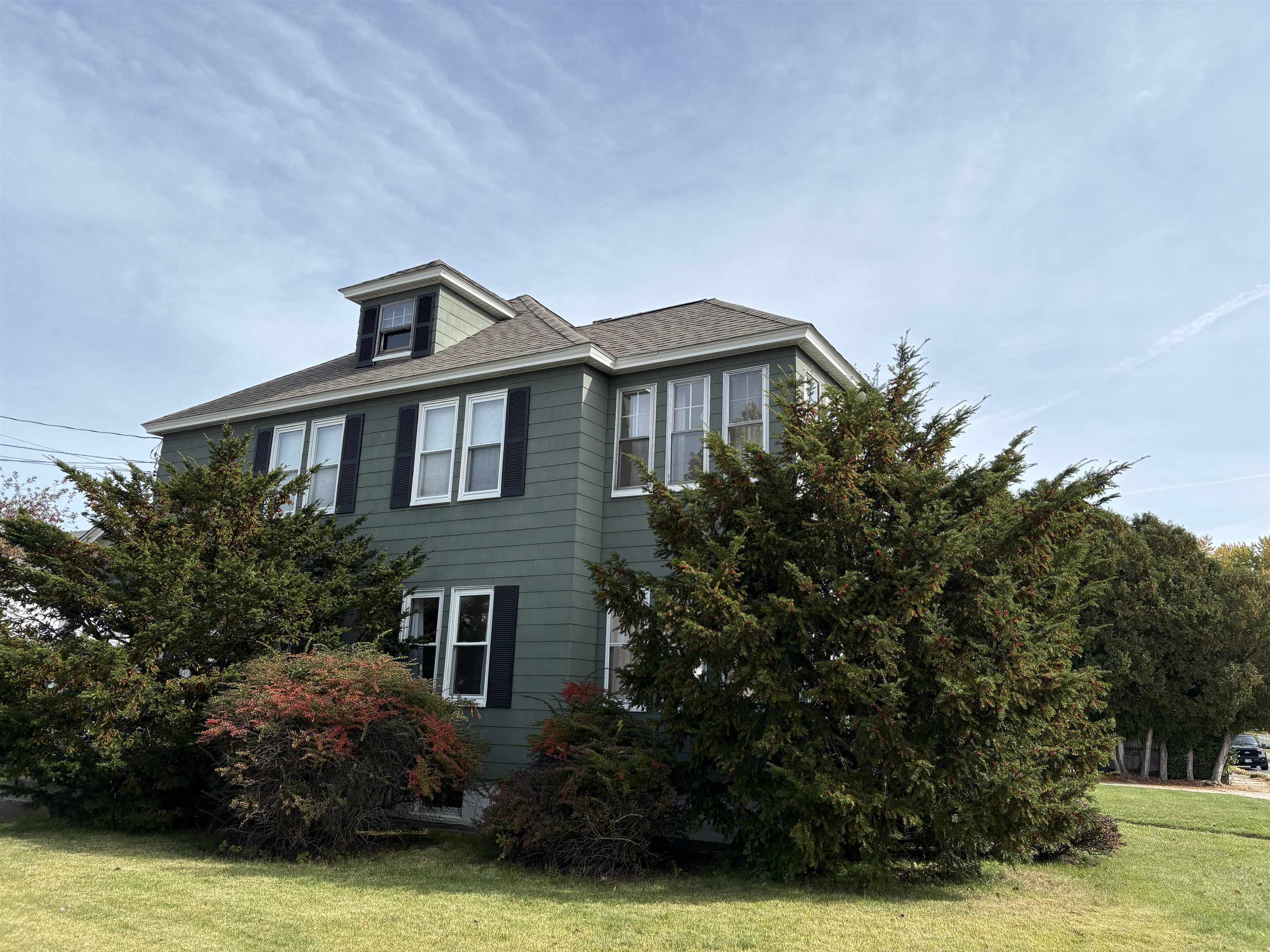 81 Allds Street Nashua, NH 03060 - Photo 26 of 34