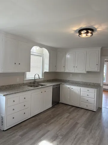 $2,500 | 81 Allds Street, Nashua, NH 03060