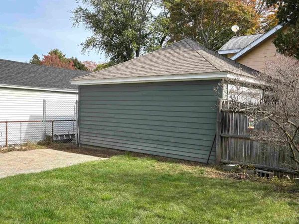 $2,500 | 81 Allds Street, Nashua, NH 03060