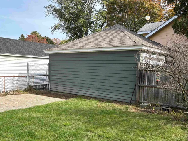 $2,500 | 81 Allds Street, Nashua, NH 03060