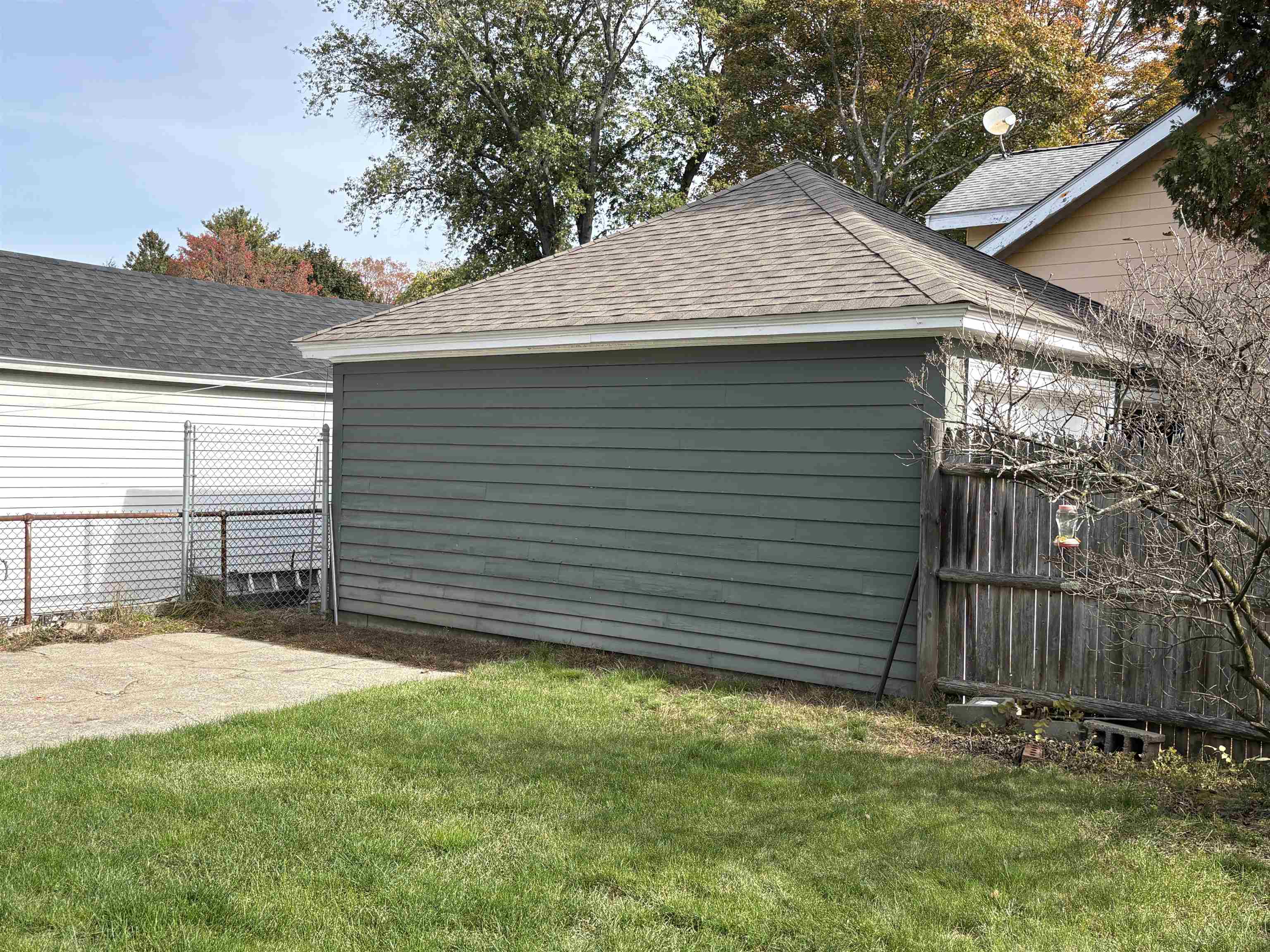 81 Allds Street Nashua, NH 03060 - Photo 31 of 34