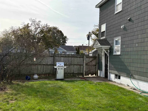 $2,500 | 81 Allds Street, Nashua, NH 03060