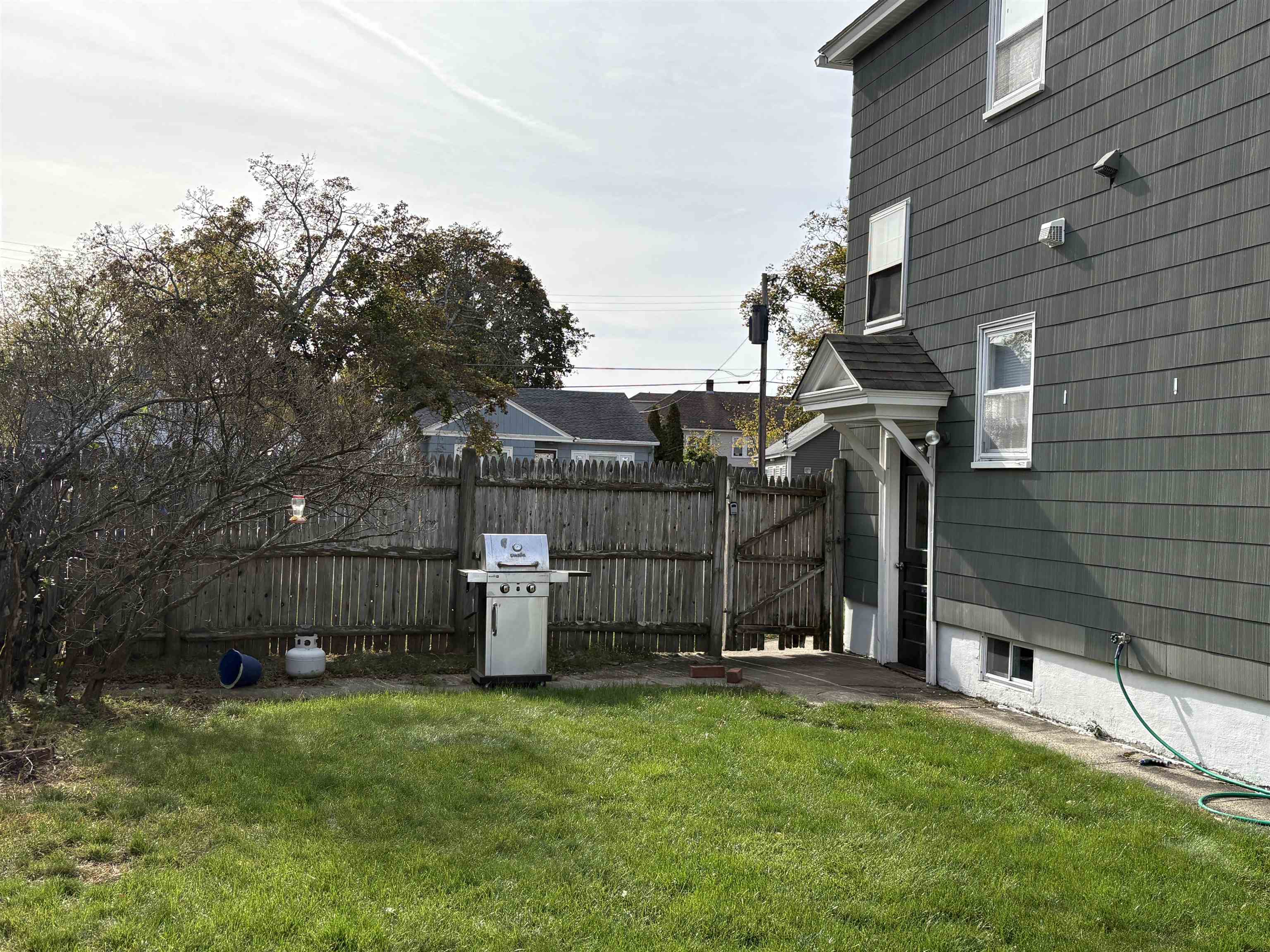 81 Allds Street Nashua, NH 03060 - Photo 32 of 34