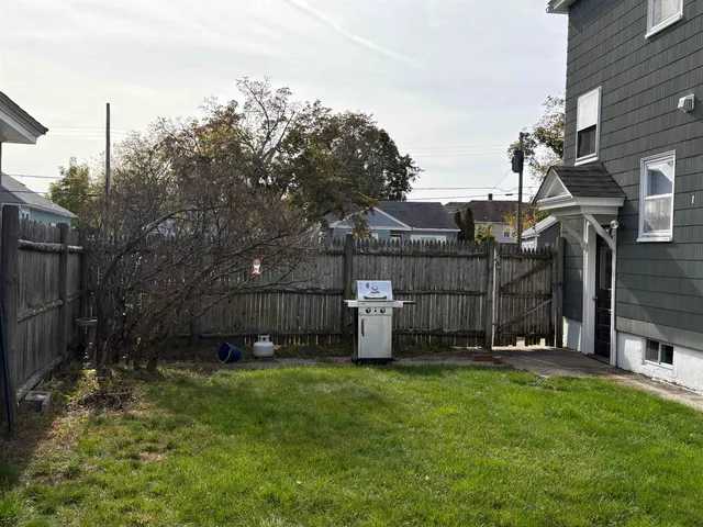 $2,500 | 81 Allds Street, Nashua, NH 03060