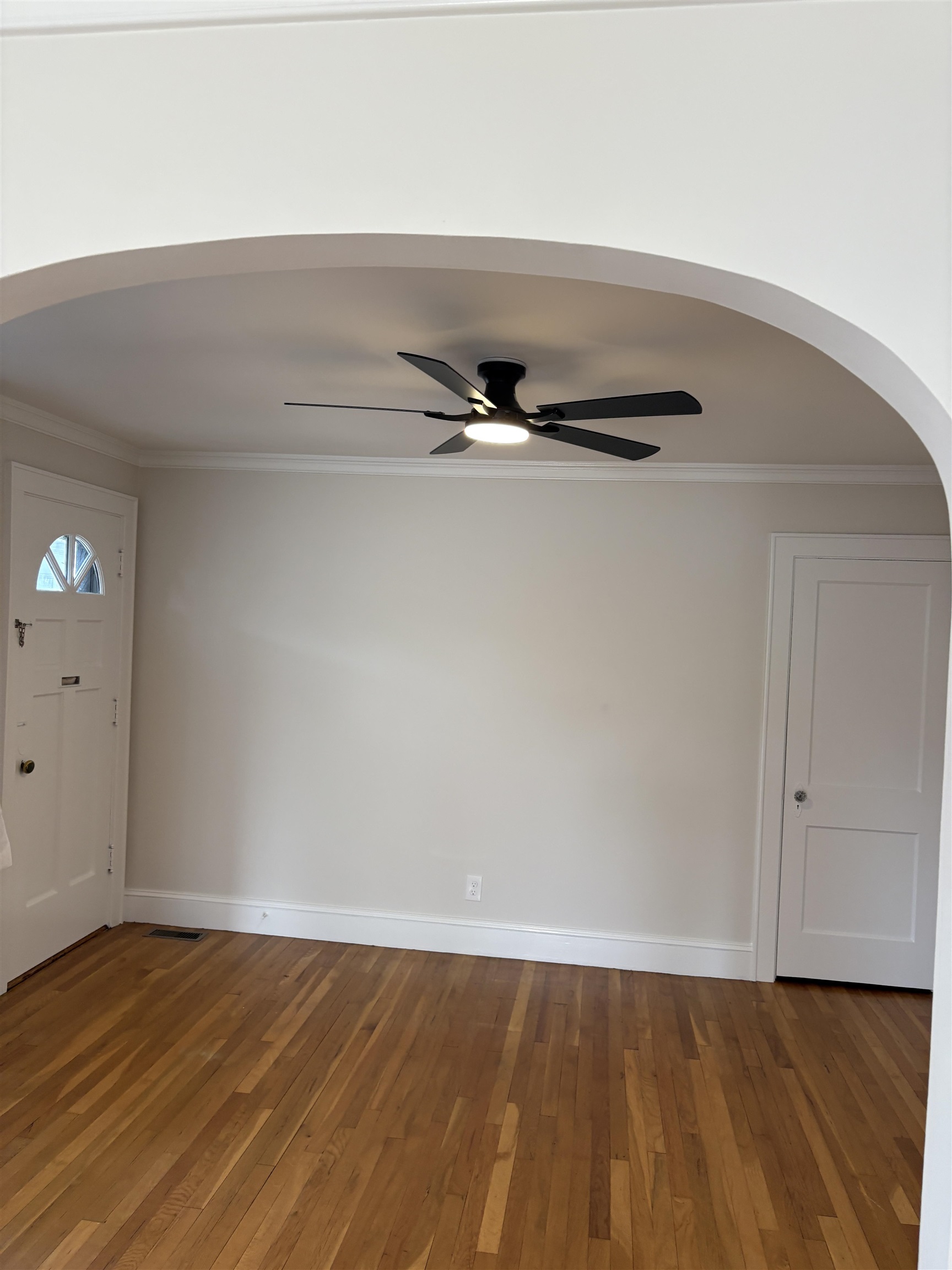 81 Allds Street Nashua, NH 03060 - Photo 8 of 34